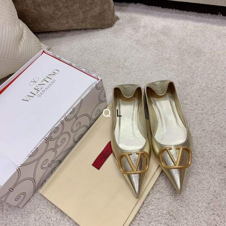 Picture of Valentino Shoes _SKUValentinosz35-41SD01290419987